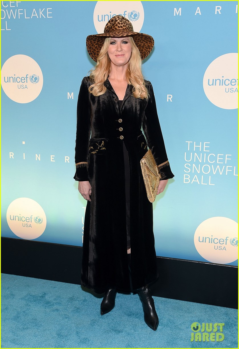 Alyssa Milano is Joined by Husband Dave Bugliari & Son Milo at UNICEF Snowflake Ball!