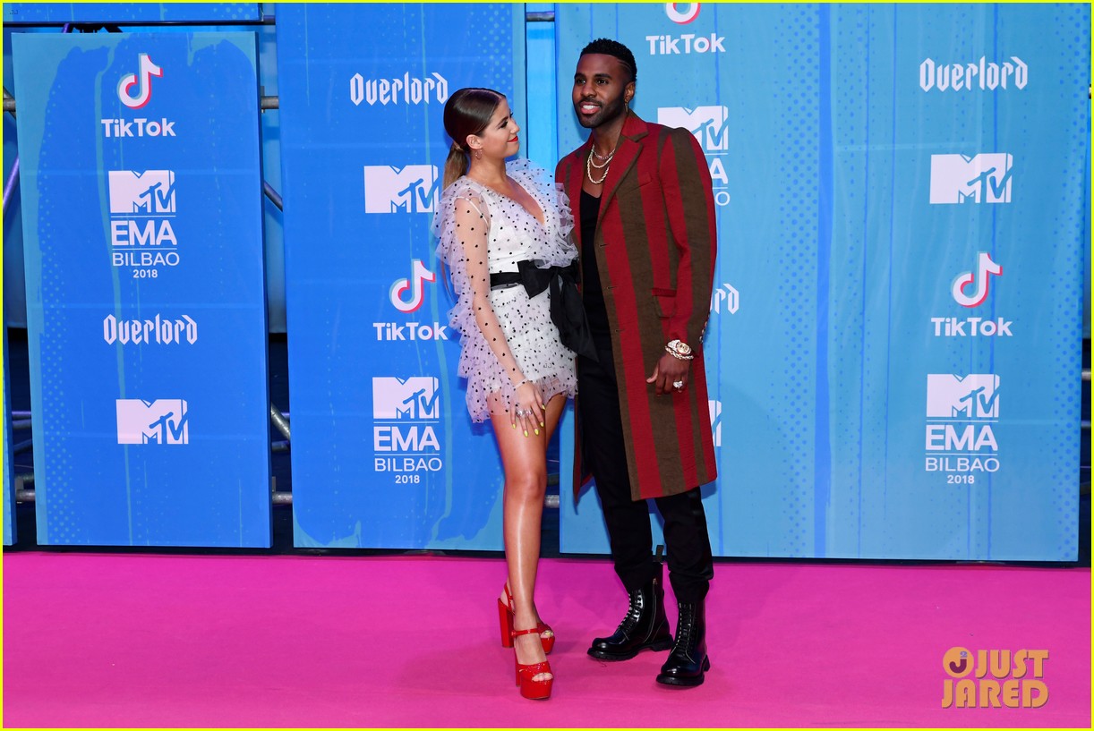Jason Derulo & Sofia Reyes Step Out at MTV EMAs 2018!