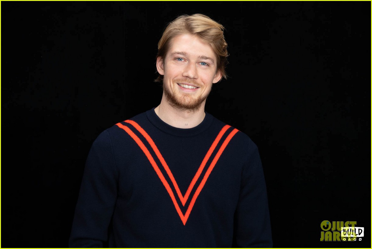 Joe Alwyn Says He Auditioned Multiple Times for 'Love Actually'!