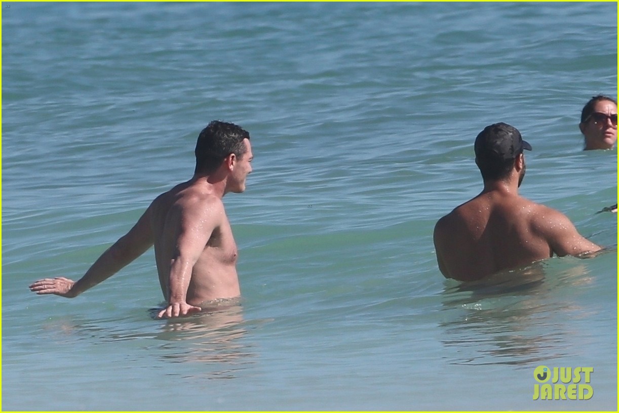 Luke Evans Bares Hot Body in Tiny Speedo on Vacation in Mexico!