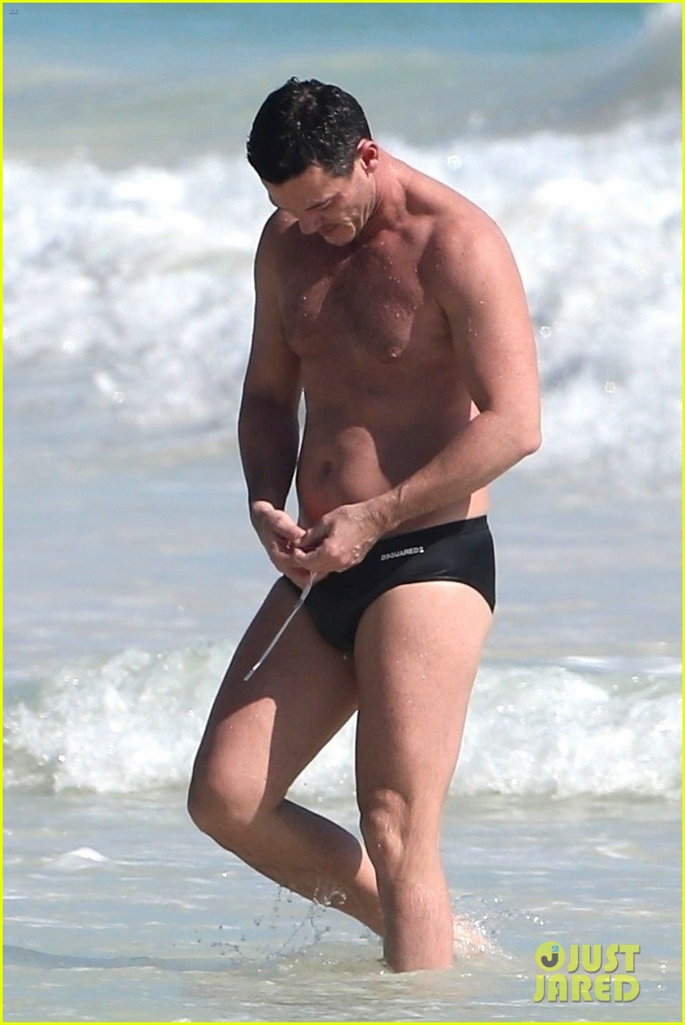 Luke Evans Bares Hot Body in Tiny Speedo on Vacation in Mexico!