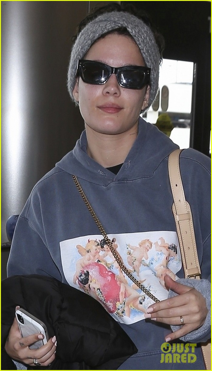 Halsey Heads Out of Los Angeles After Christmas!