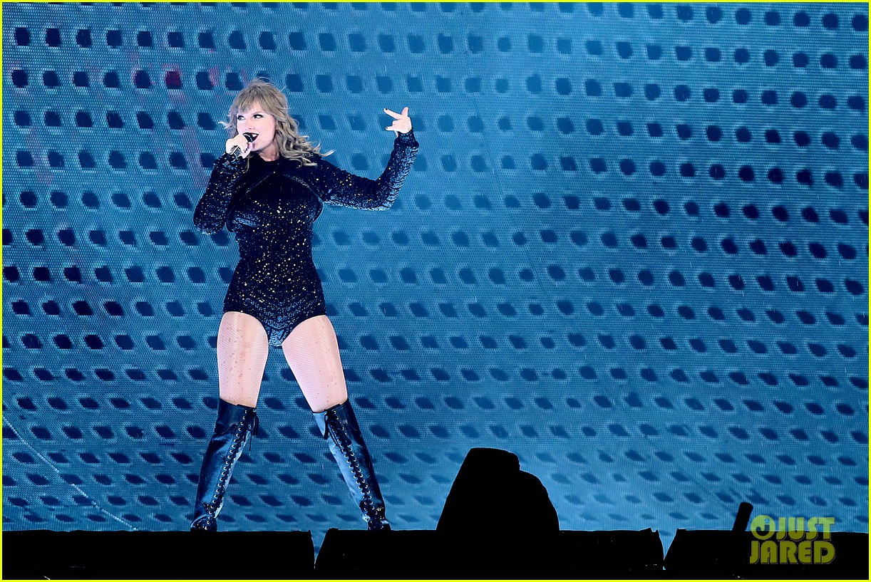 Taylor Swift: 'Reputation' Tour Set List for Netflix Movie!