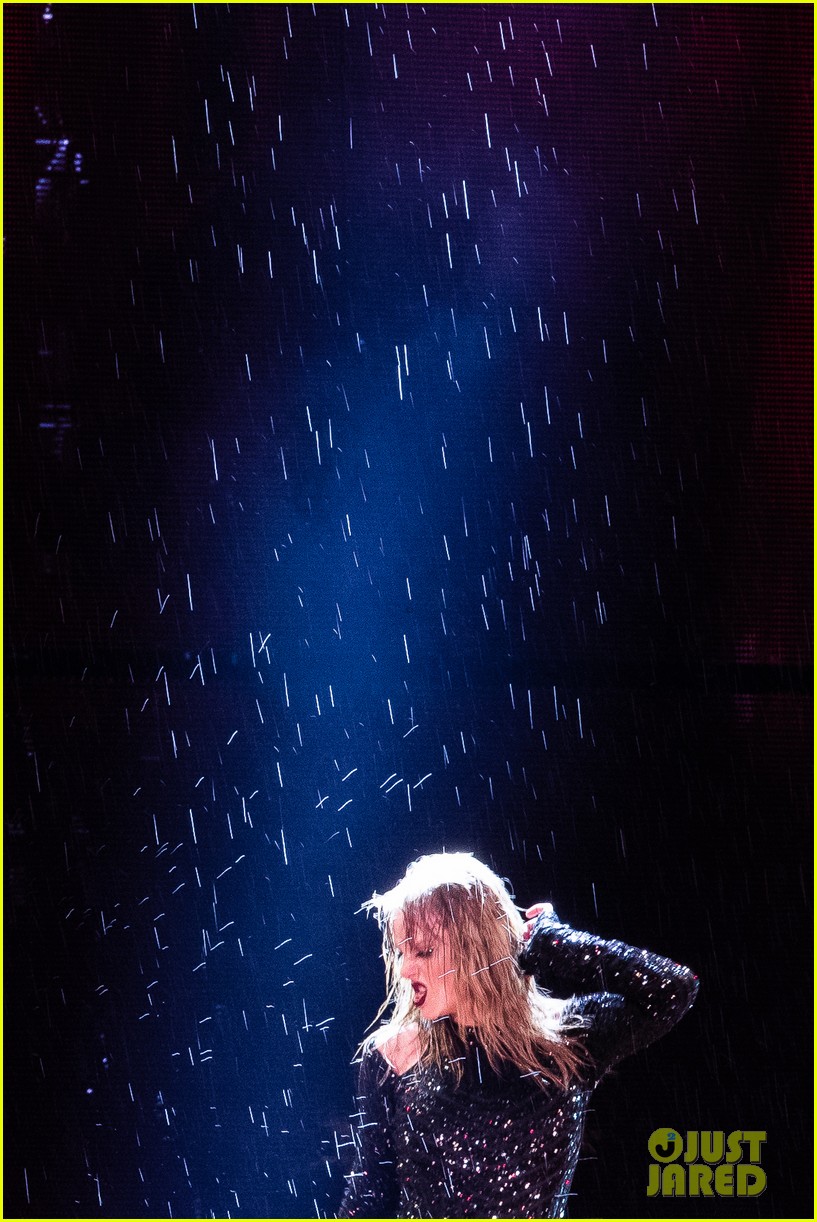 Taylor Swift: 'Reputation' Tour Set List for Netflix Movie!