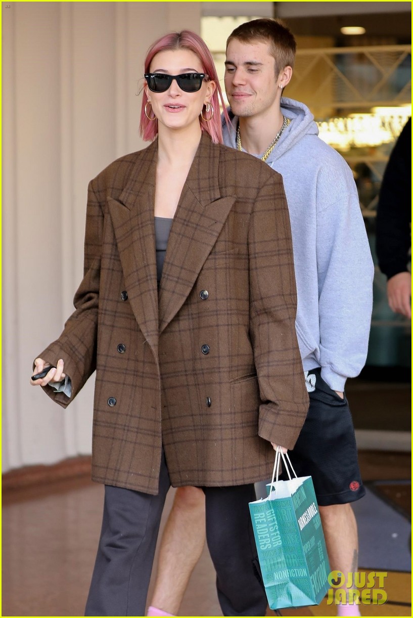 Justin Bieber Kisses Wife Hailey Goodbye After Book Shopping