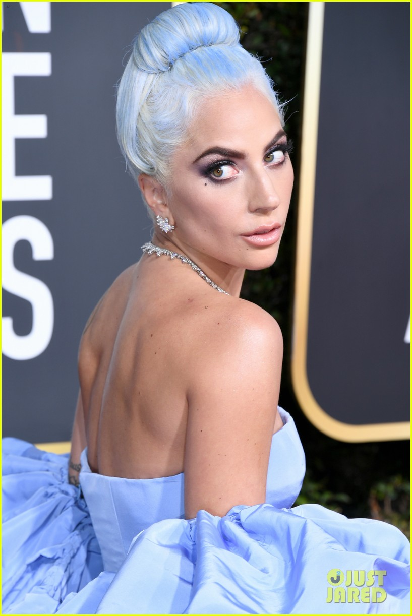 lady gaga golden globes dress Lady Gaga's Golden Globes 2016 Red-Carpet Dress