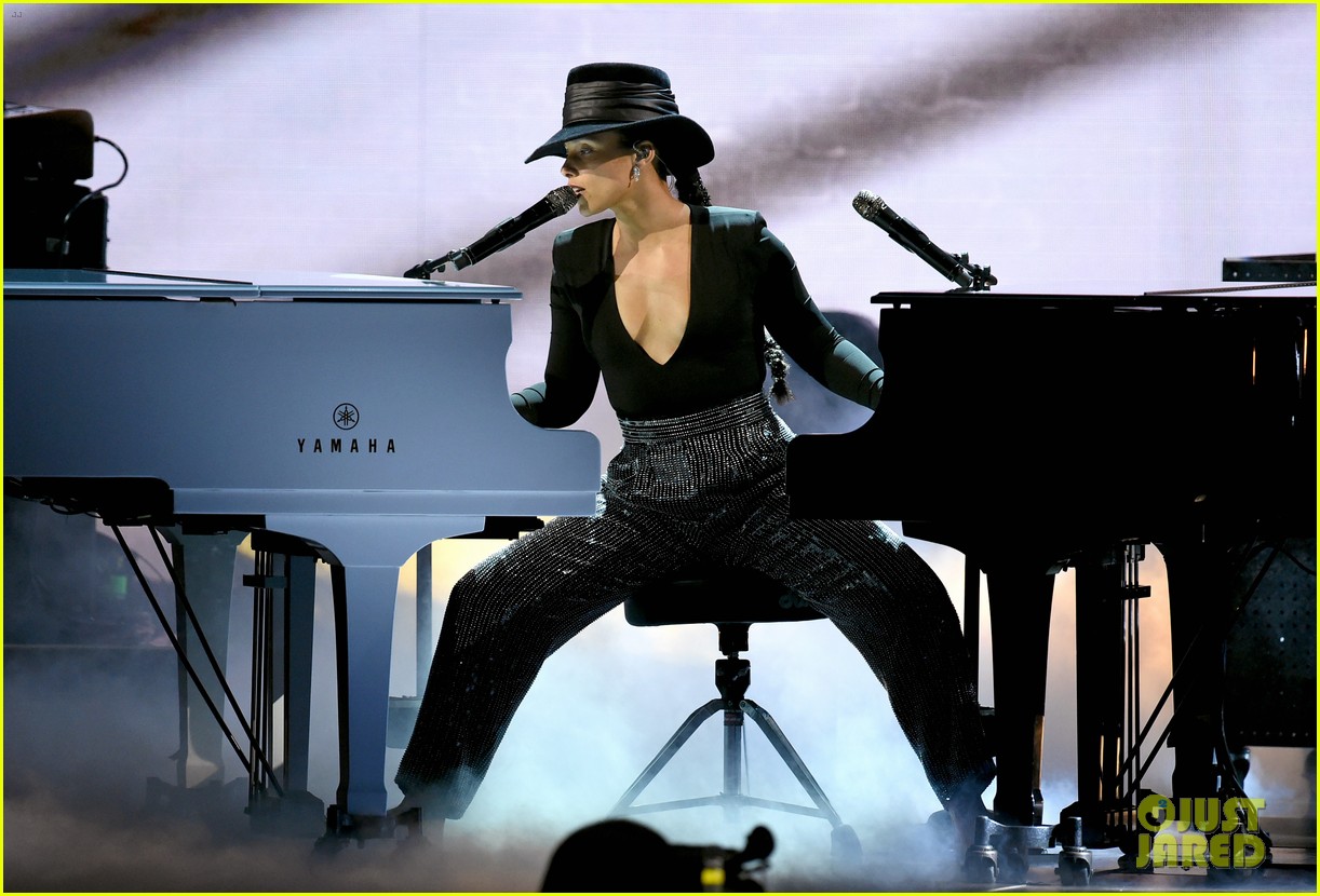 Alicia Keys Plays Songs She Wishes She Wrote on Two Pianos at Once