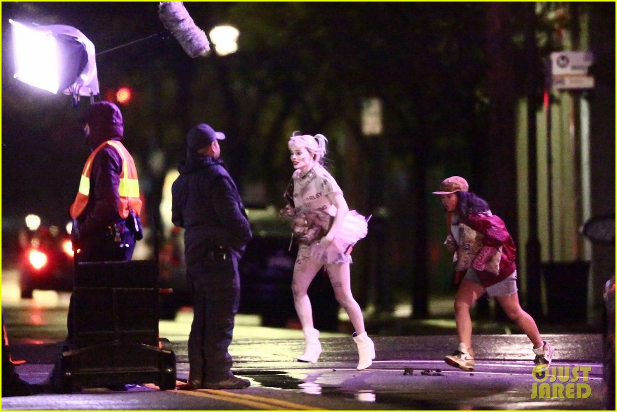 Margot Robbie Films More 'Birds of Prey' Scenes with Ella Jay Basco