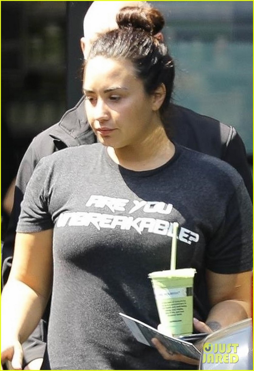 Demi Lovato Stops By Juice Bar Following Her Workout