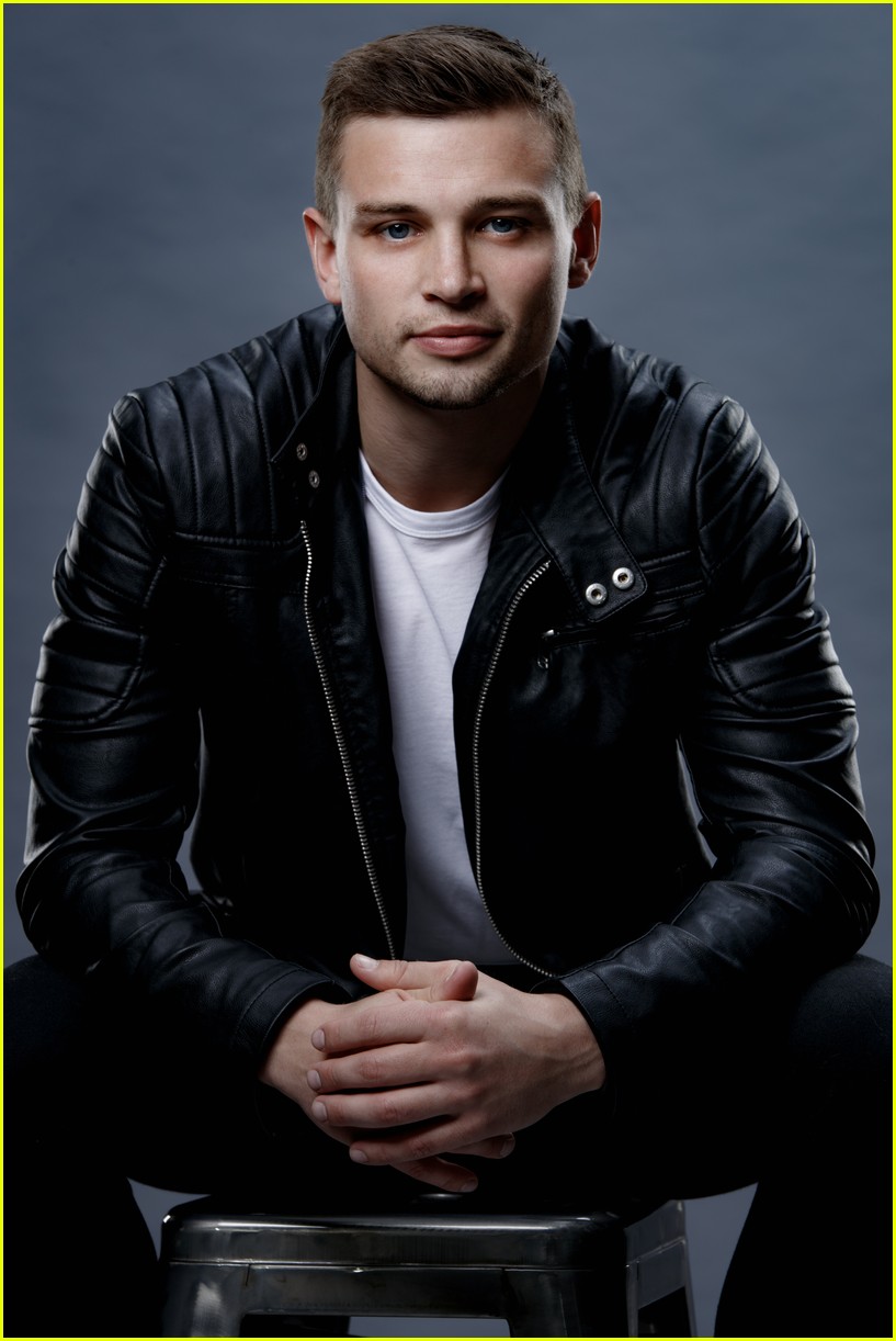 Get to Know 'Giant Little Ones' Actor Darren Mann with These 10 Fun Facts (Exclusive)