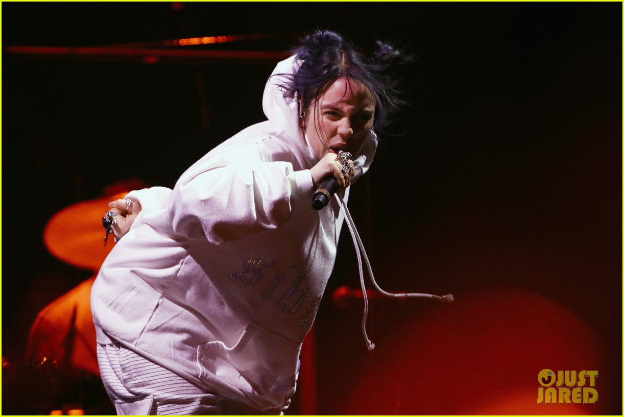 Billie Eilish Rocks Out on Stage at Coachella 2019!
