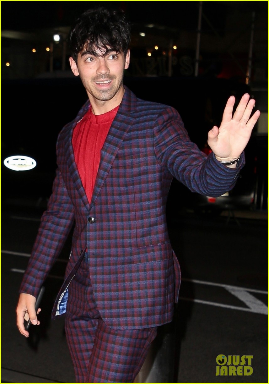 Joe Jonas Guest Stars in Jordan McGraw's 'Flexible' Music Video - Watch Now!