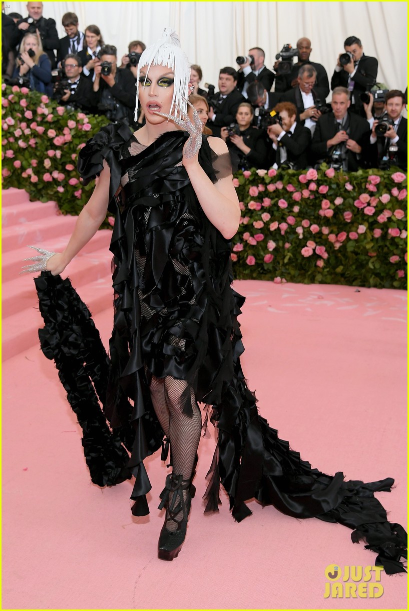 aquaria black dress @cultured_mag @maisonvalentino Cult100 event at @guggenheim