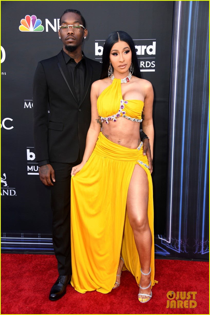 cardi b yellow dress red carpet Nobody does the red carpet like Cardi B does the red carpet. More  #HipHopHonors fashion slays -->