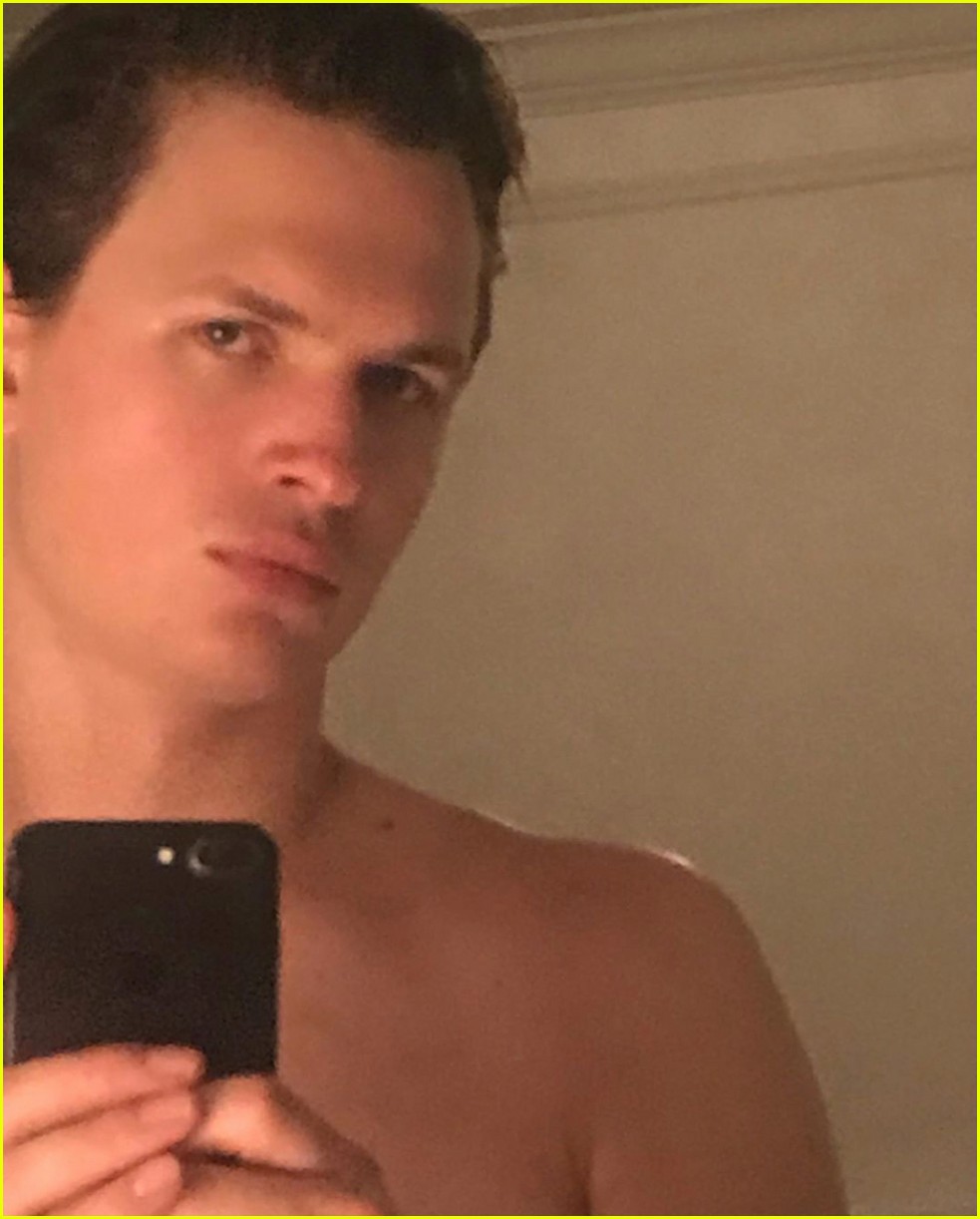 Ansel Elgort Posts 17 Shirtless Selfies in a Row, Girlfriend Violetta Picks Her Favorite One
