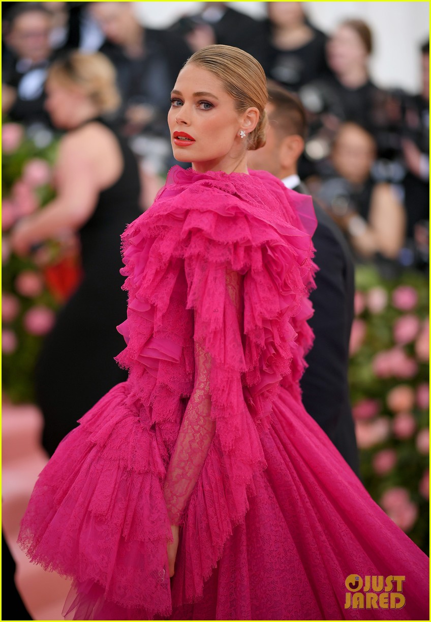 doutzen kroes pink dress Doutzen Kroes Met Gala 2019