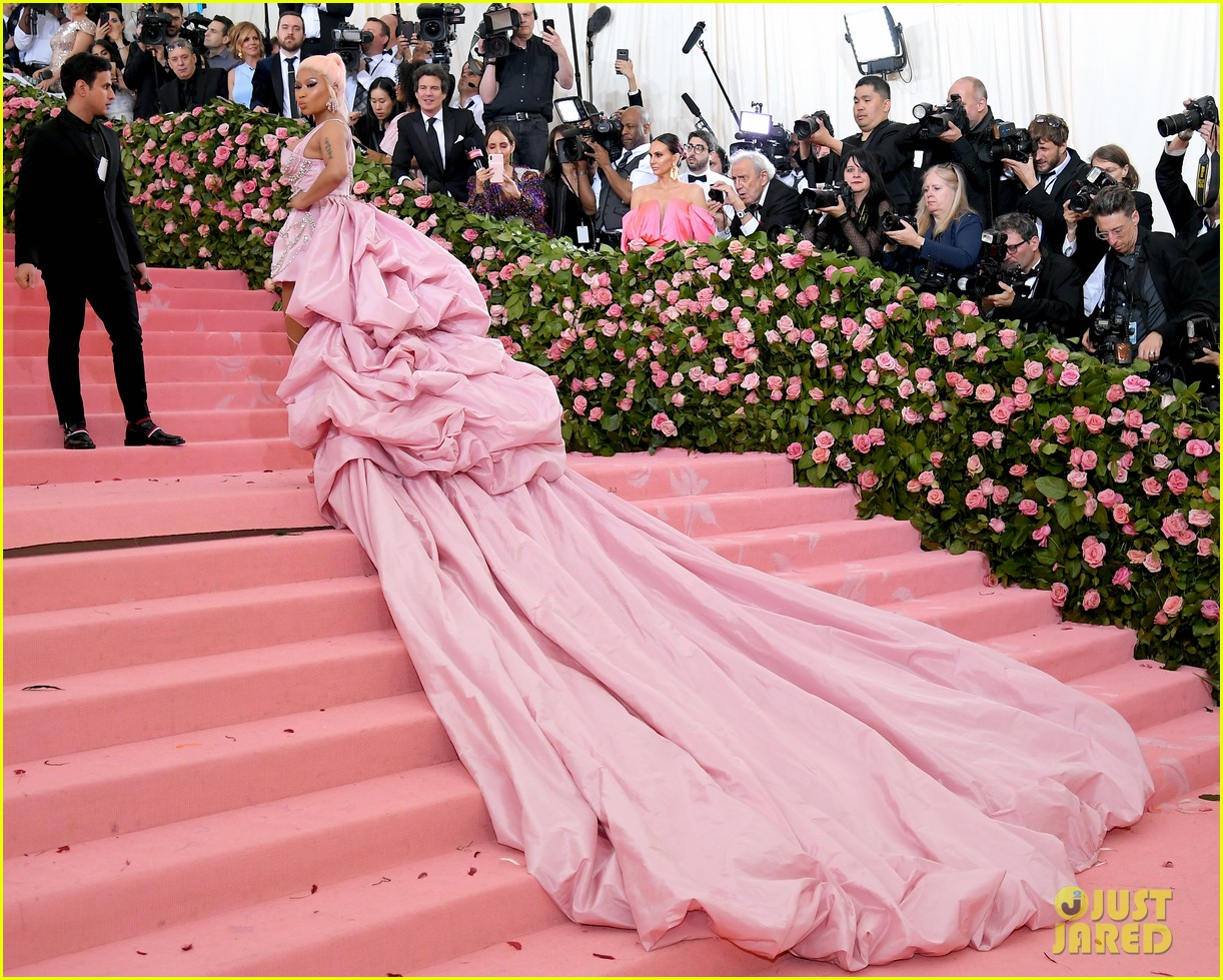 Nicki Minaj is Pretty in Elaborate Pink Gown at Met Gala 2019 - Just Jared  - Celebrity News and Gossip | Entertainment