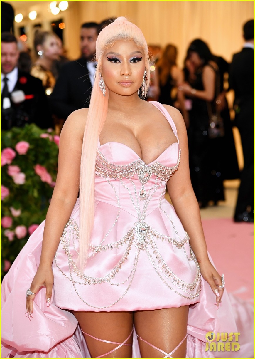 nicki minaj in a pink dress is Pretty Elaborate Gown at Met Gala 2019 - Just Jared - Celebrity News and Gossip #VMAs day is HERE! 🥳