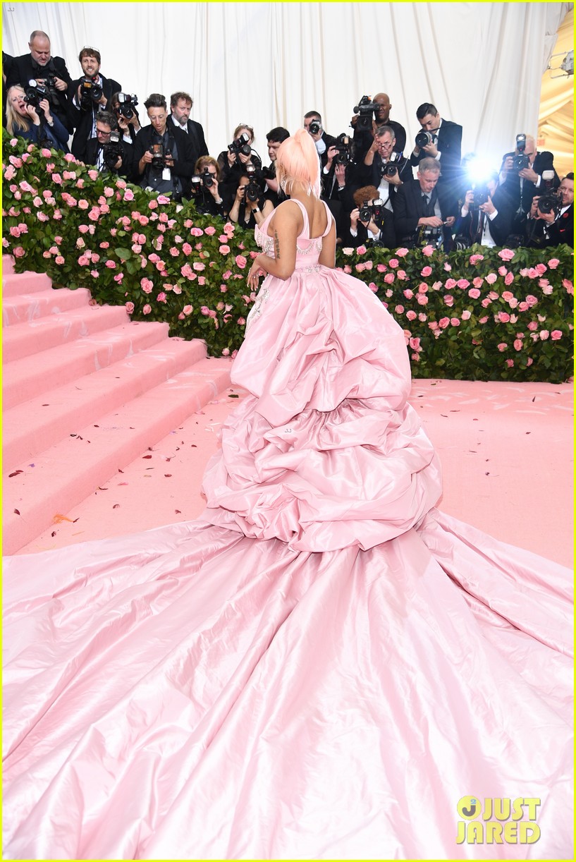 who designed nicki minaj met gala dress Nicki Minaj Met Gala Dress 2018
