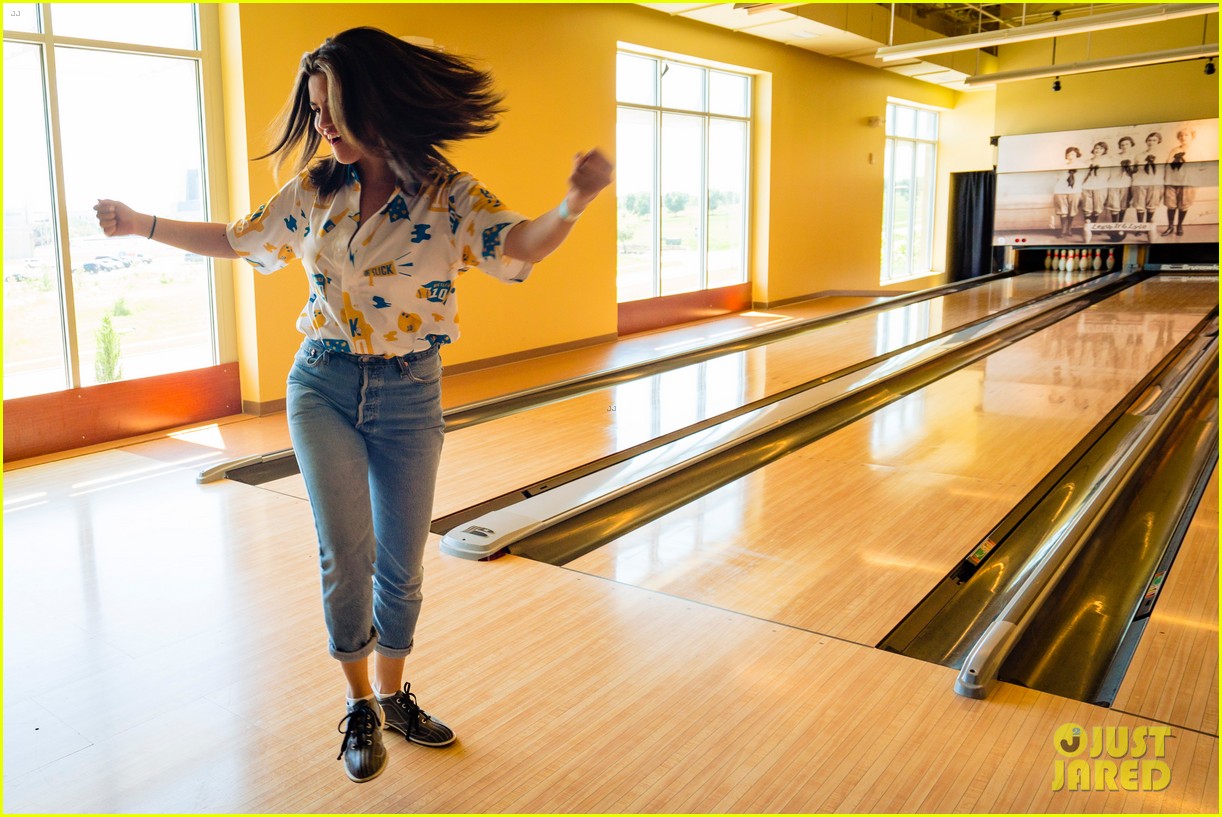 Selena Gomez Plays Baseball & Bowls In Big Slick Celeb Weekend with Paul Rudd