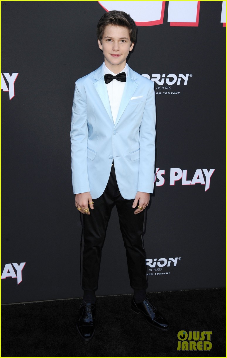 Aubrey Plaza, Gabriel Bateman, & Mark Hamill Premiere 'Child's Play' in Hollywood!