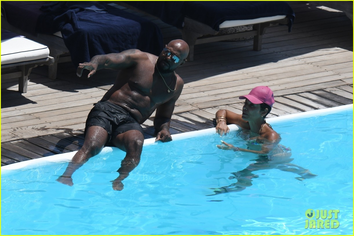 Nicole Murphy & Director Antoine Fuqua Spotted Kissing at the Pool in Italy