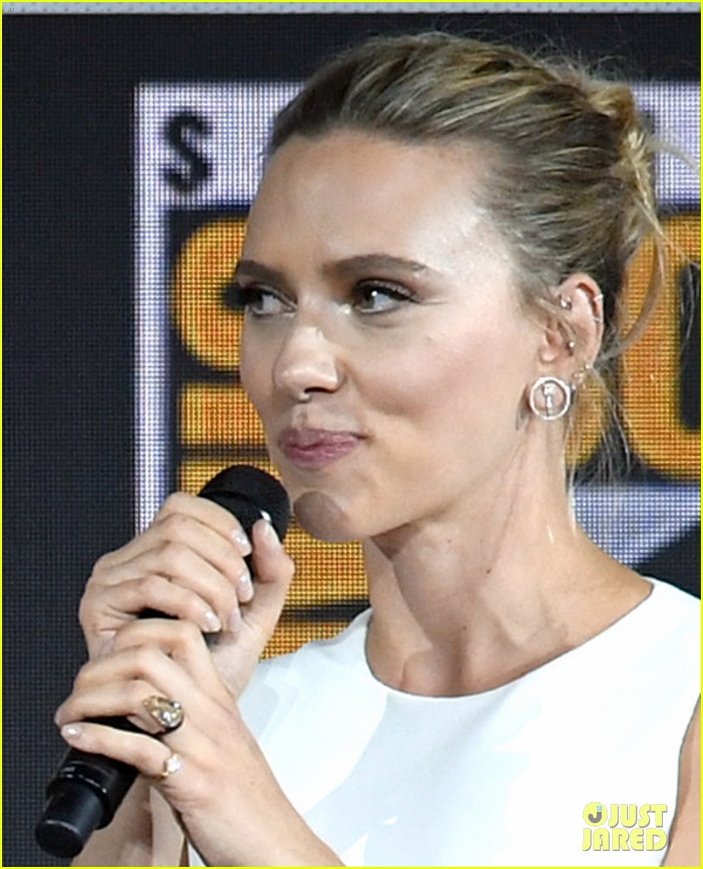 Scarlett Johansson Shows Off Massive Engagement Ring from Fiance Colin Jost!