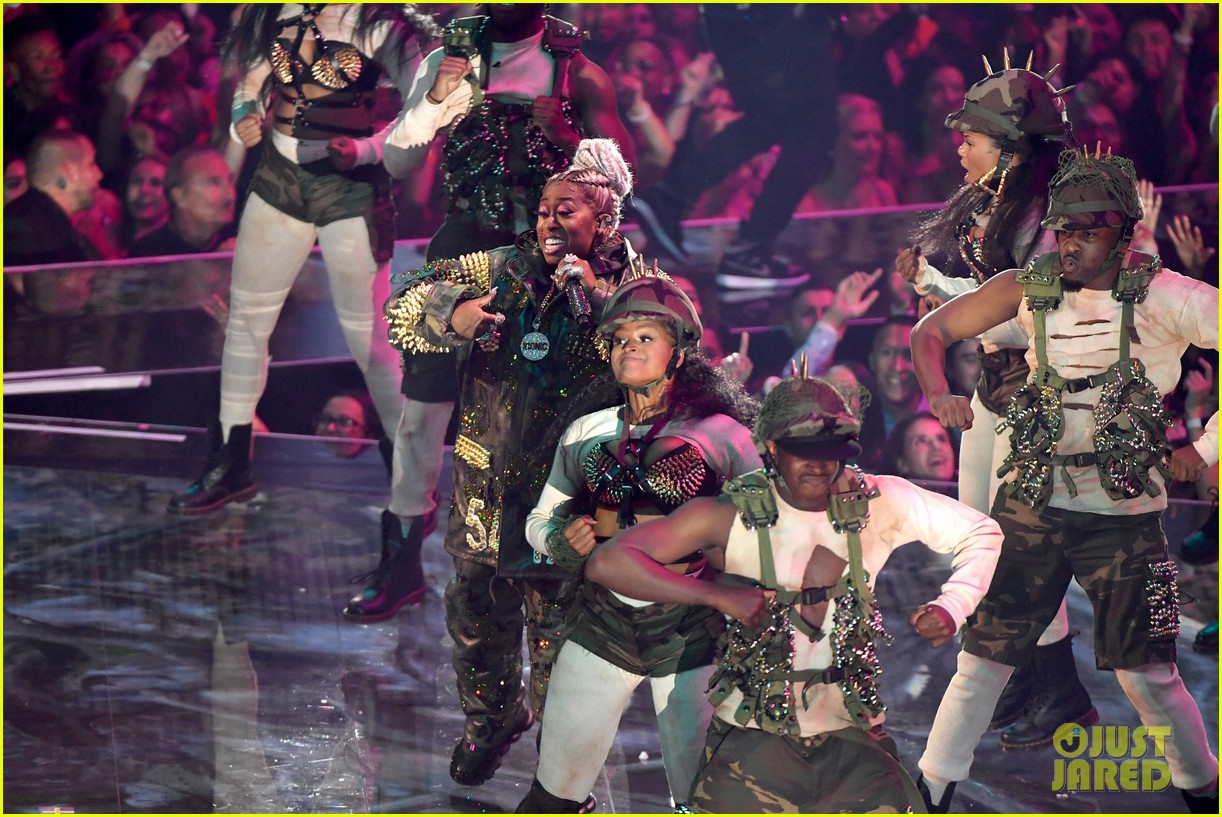 Missy Elliott Performs Epic Video Vanguard Medley at MTV VMAs 2019 - Watch Now!