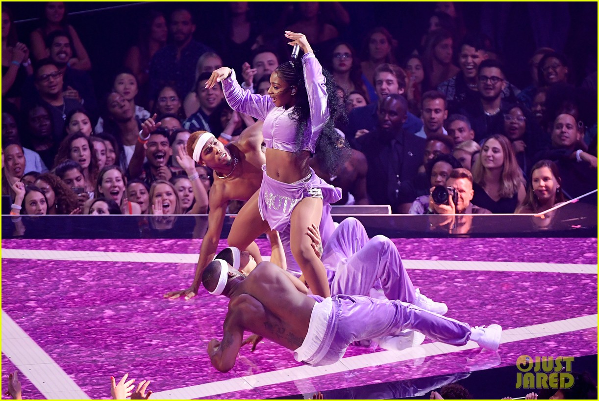 Normani Wows the Crowd with Her Dance Moves During 'Motivation' Performance at MTV VMAs 2019 - Watch!
