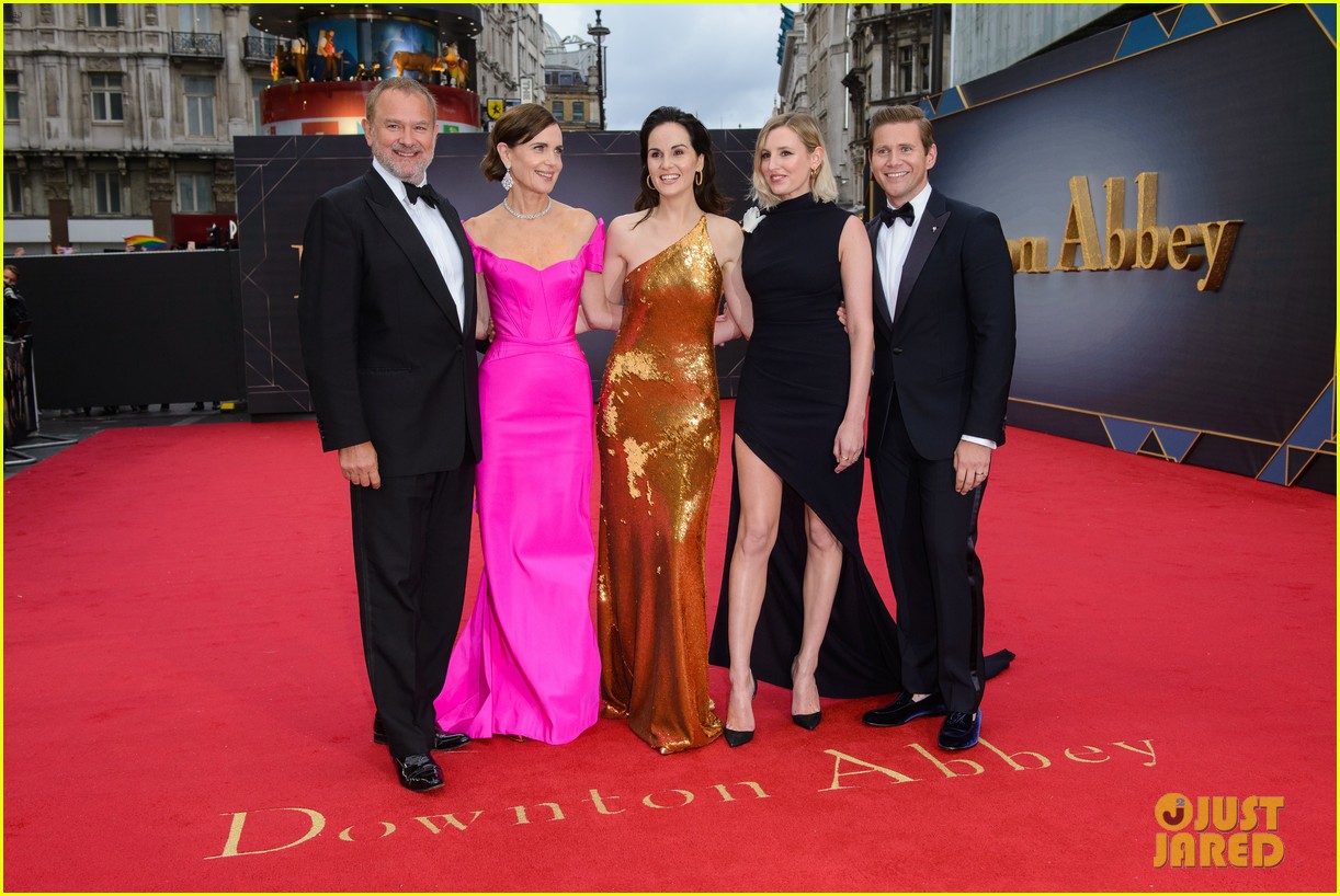 'Downton Abbey' Movie Cast Walks Red Carpet at London Premiere!