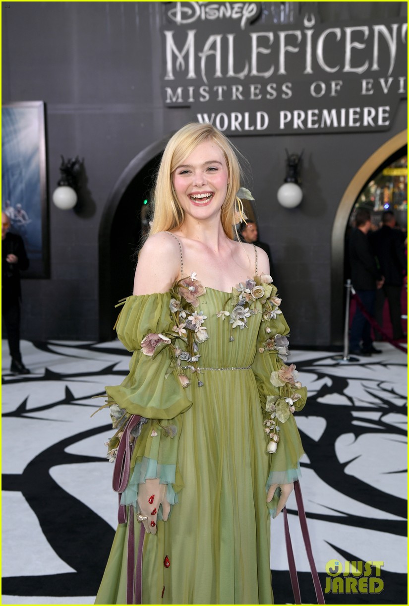 Elle Fanning Accessorizes Green Gown With Blood Drops at 'Maleficent 2' World Premiere | Just Jared