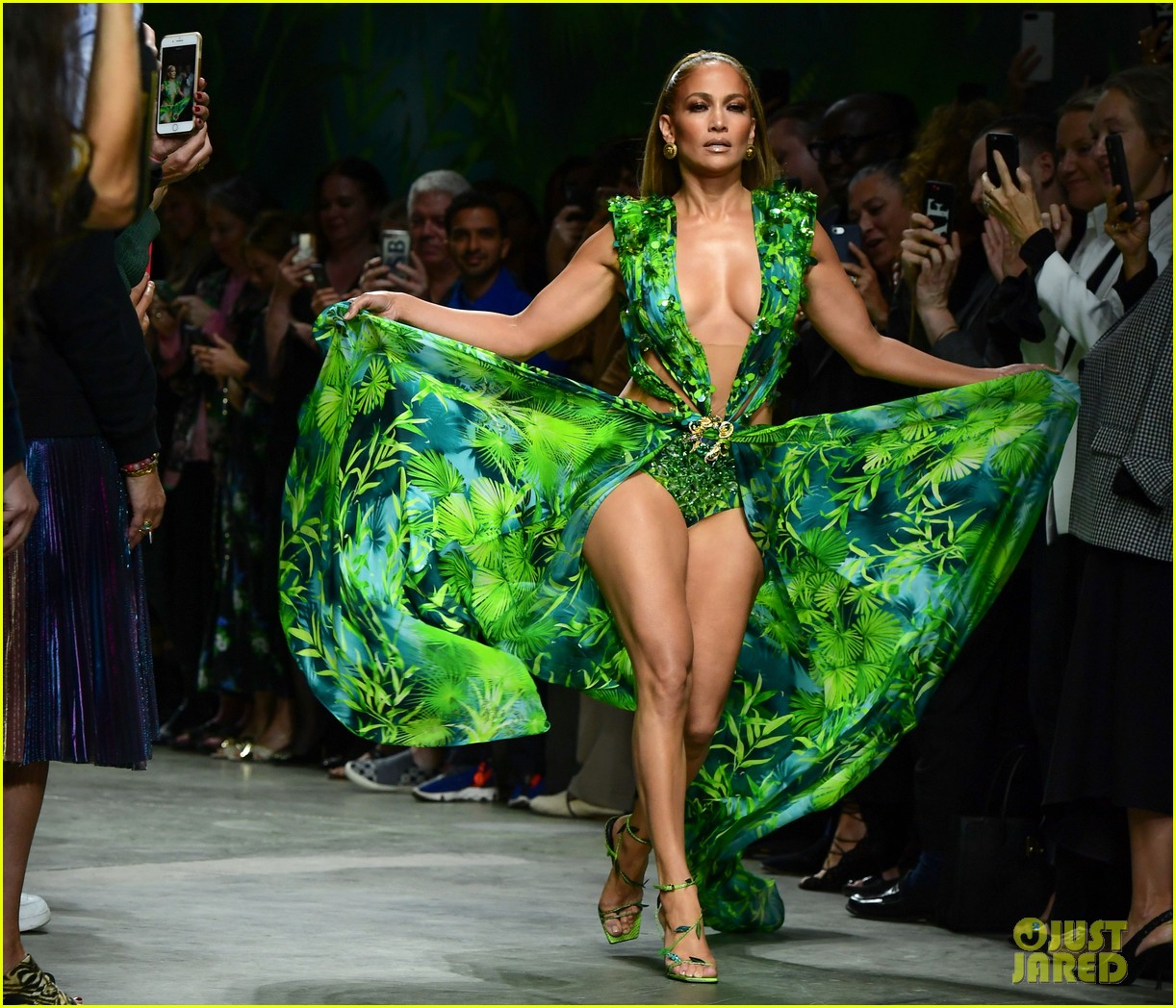 jlo green dress red carpet Jennifer Lopez recalls how her iconic green Versace dress pretty much broke  the internet. Google Images was created because of me and that dress, she  told Howard in 2025. Watch more of the