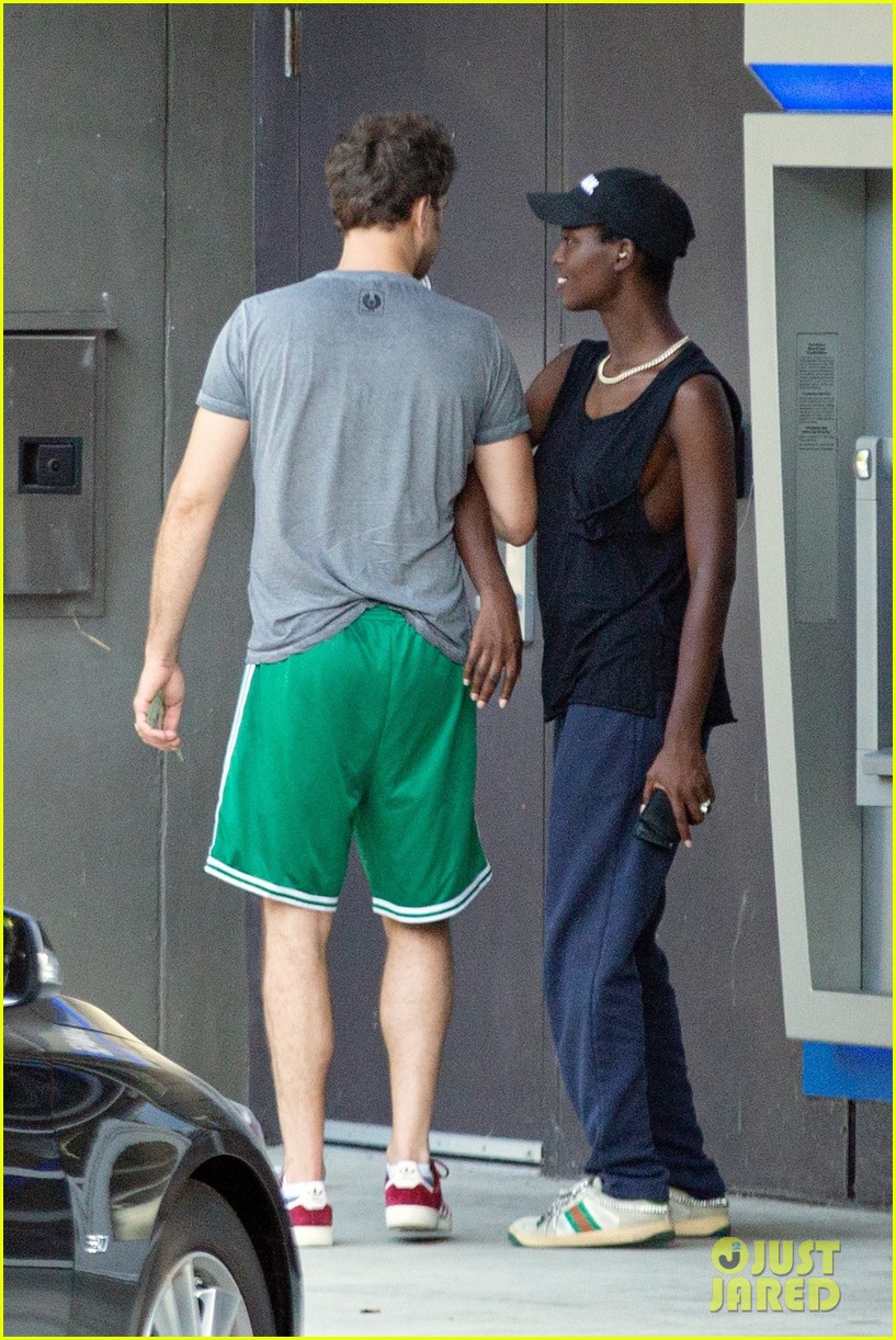 Joshua Jackson & Jodie Turner-Smith Share a Kiss, Look So Happy Amid Marriage Rumors