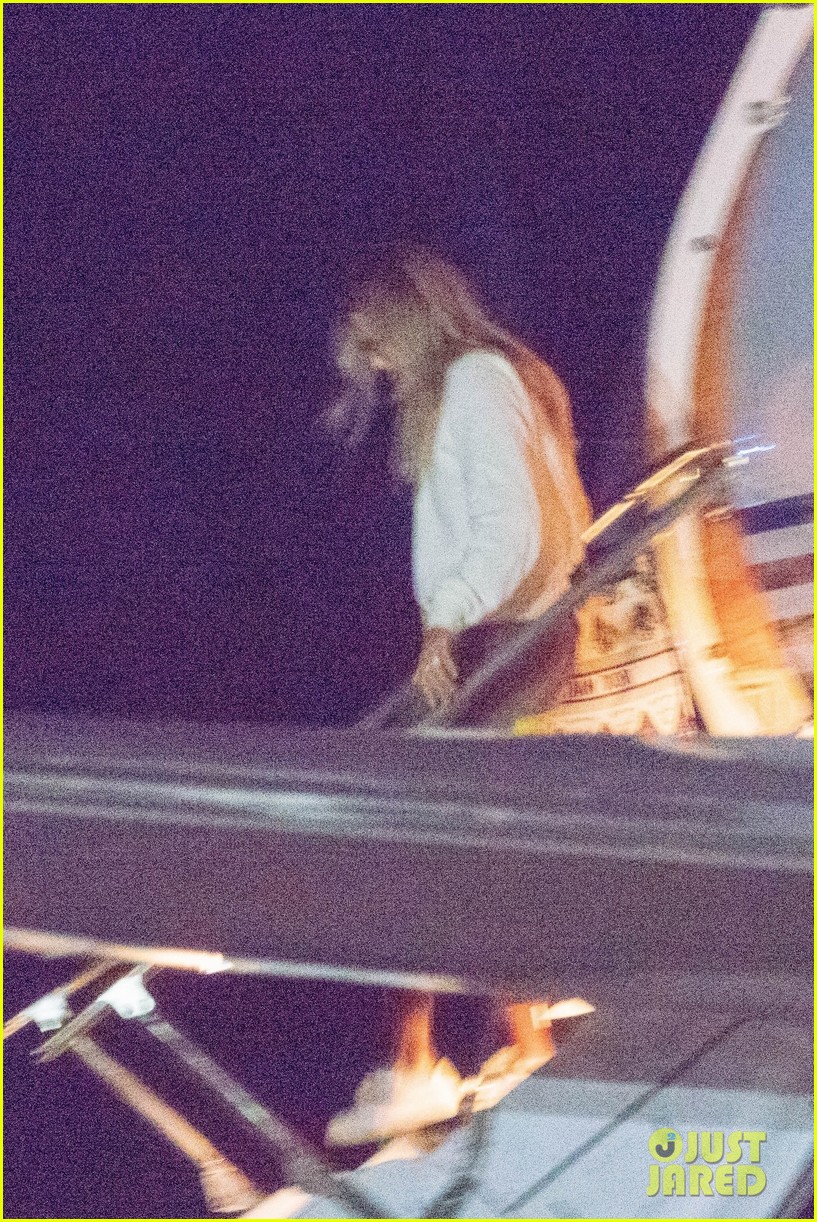 Katy Perry, Kendall Jenner, & More Fly In for Bieber Wedding! - Just