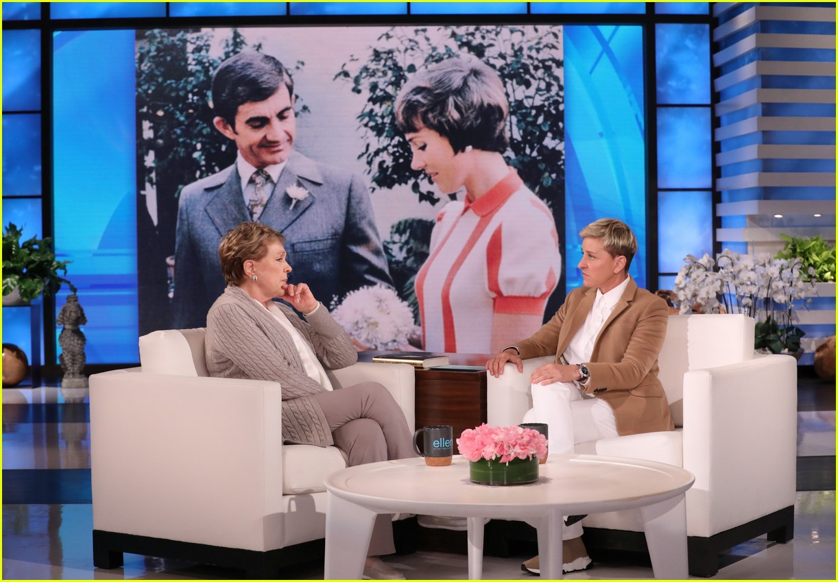 Julie Andrews Witnessed a Fake Orgy, Says It Was 'Adorable'