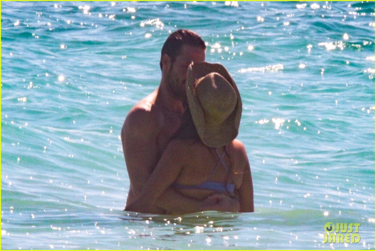 Eiza Gonzalez & Boyfriend Luke Bracey Bare Hot Bodies at the Beach in Mexico!