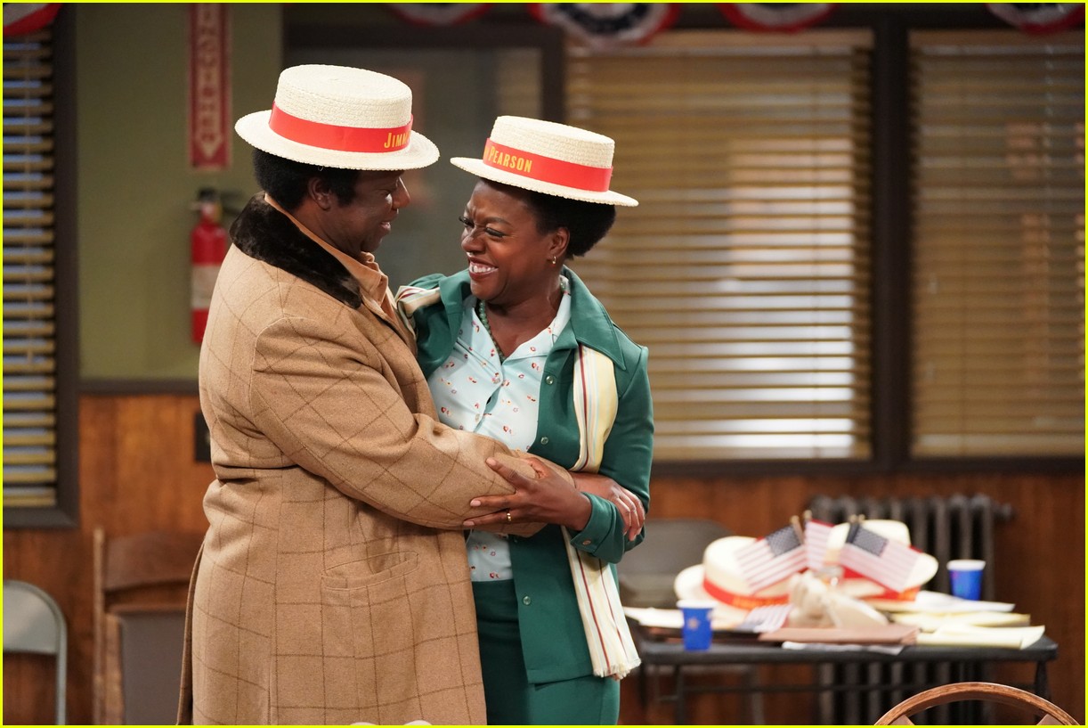 Watch Patti LaBelle & Anthony Anderson Sing the 'Good Times' Theme Song Live! (Video)