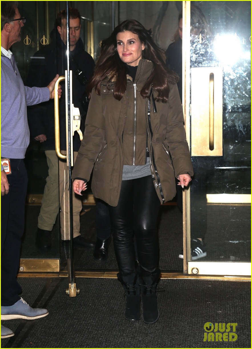 Idina Menzel Performs New Song 'At This Table' From Her New Holiday Album on 'Today' - Watch!