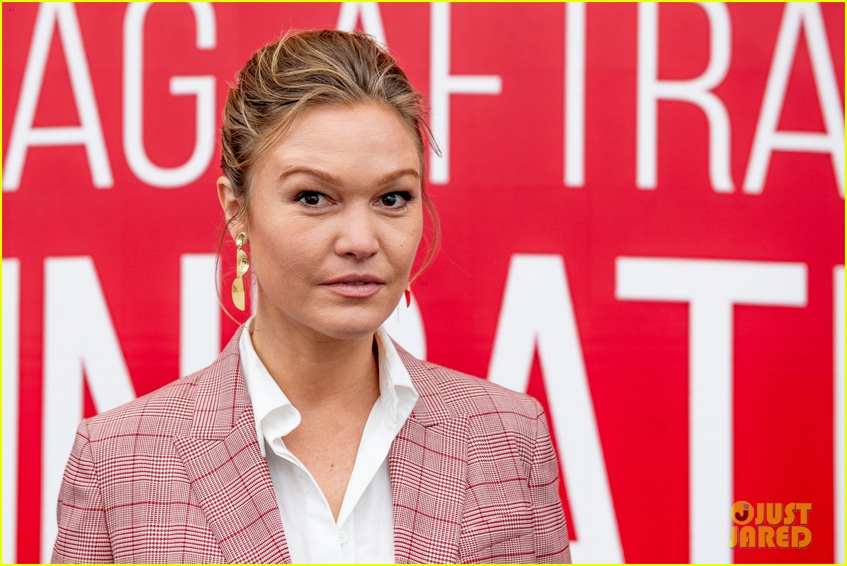 Jennifer Lopez & 'Hustlers' Cast Brave the Snow for SAG Event in New York!