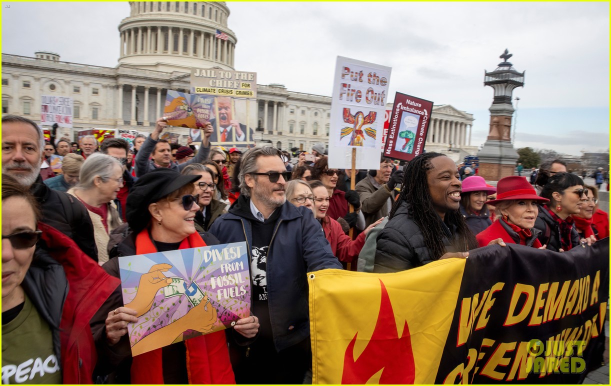 Joaquin Phoenix Gets Detained at Jane Fonda's Fire Drill Friday Protest in D.C.