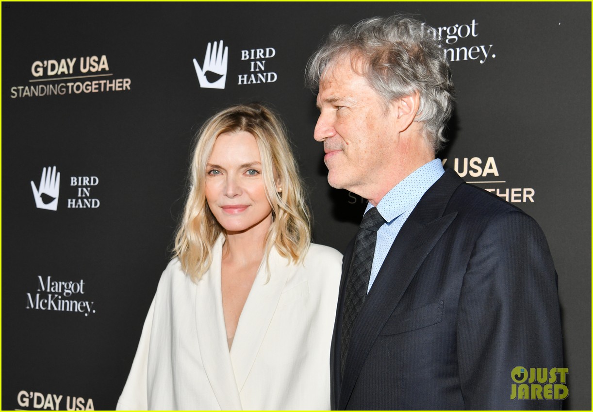 Naomi Watts, Liev Schreiber, Caitriona Balfe, & More Attend G'Day USA Dinner!