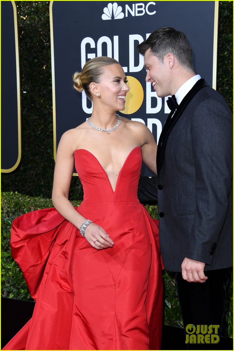scarlett johansson golden globes red dress Golden Globes 2020: Scarlett Johansson, Colin Jost's Red Carpet Pics