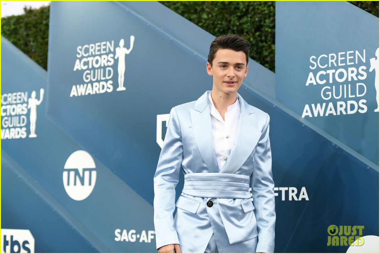 Sadie Sink, Finn Wolfhard & Noah Schnapp Bring More 'Stranger Things' To SAG Awards 2020