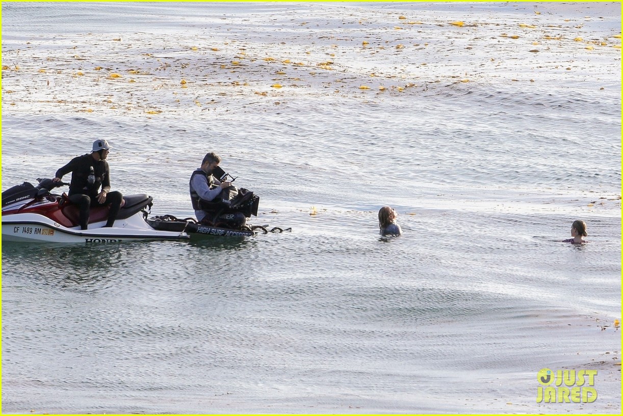 Diane Kruger & Kiernan Shipka Swim in Their Clothes for 'Swimming with Sharks' Filming (Photos)