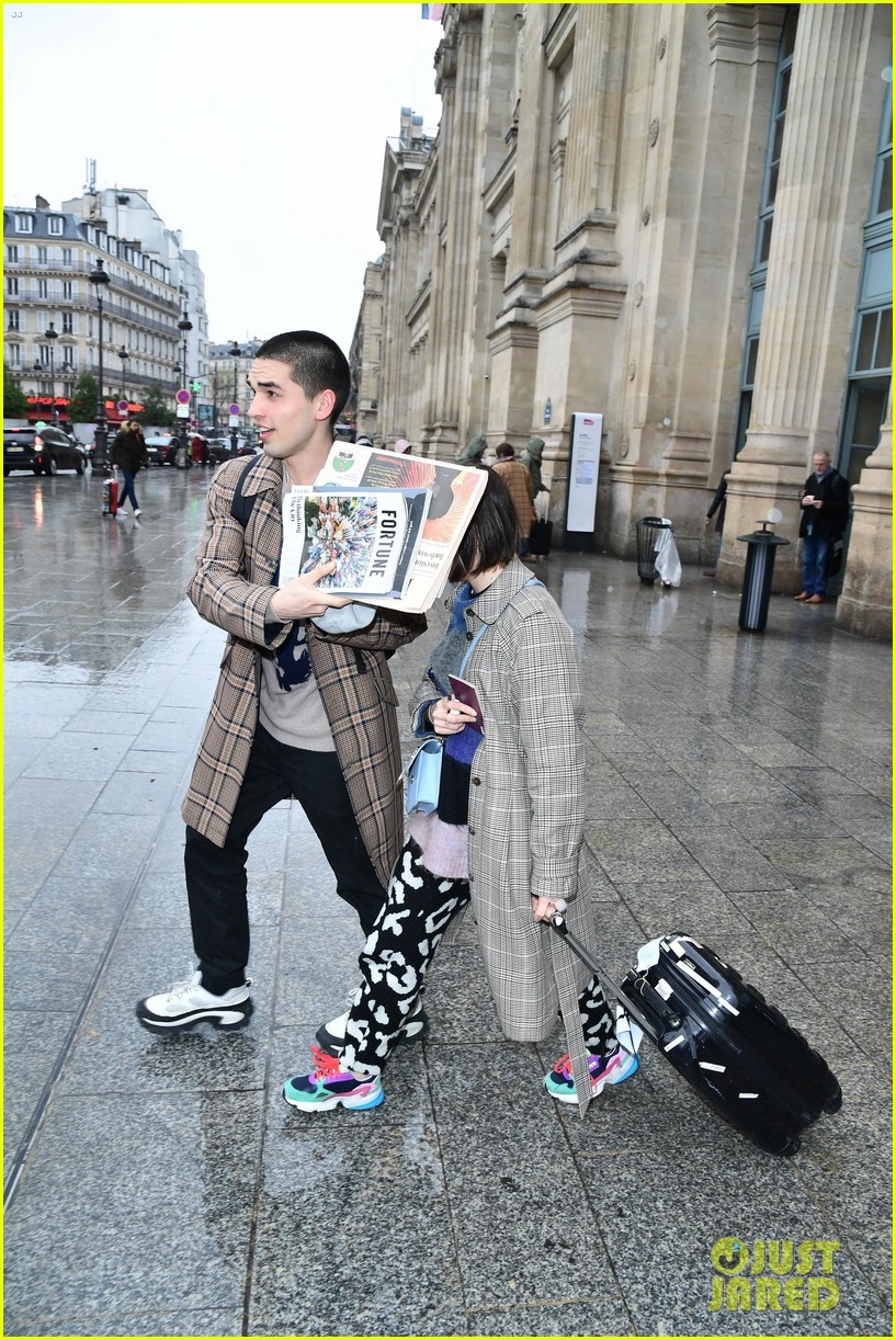 Maisie Williams' Boyfriend Reuben Selby Playfully Hides Her Face at Paris Train Station