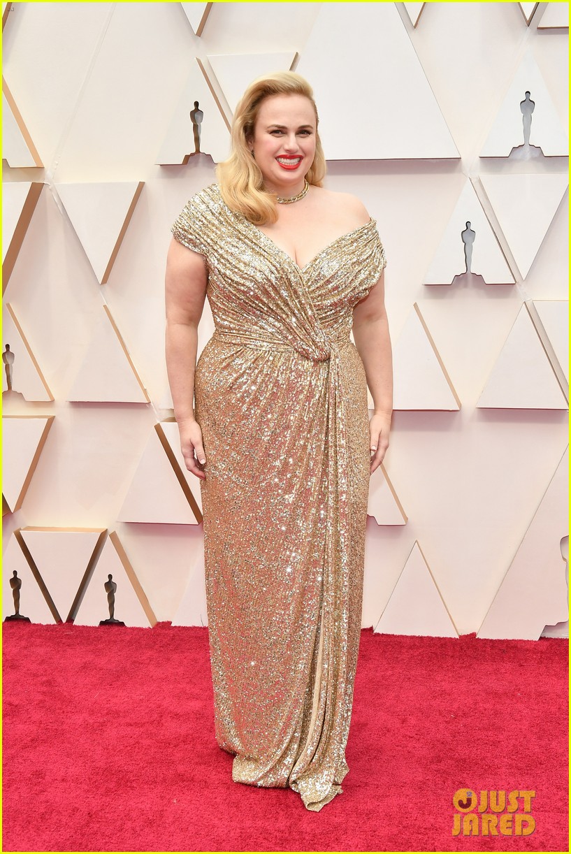 Rebel Wilson Shows Off Her Fit Figure in Shimmering Dress at Oscars 2020