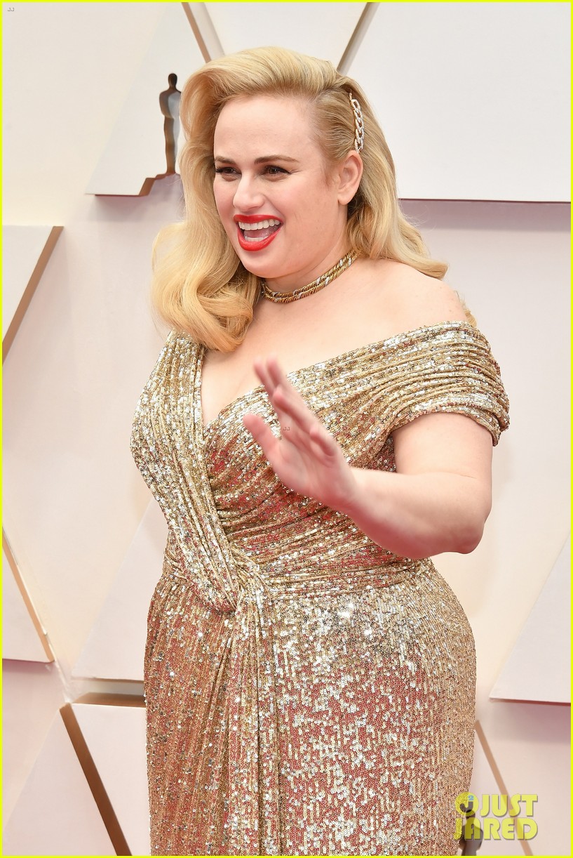 rebel wilson gold dress Shows Off Her Fit Figure in Shimmering at Oscars 2020 | Just Jared STRETCH METALLIC MESH