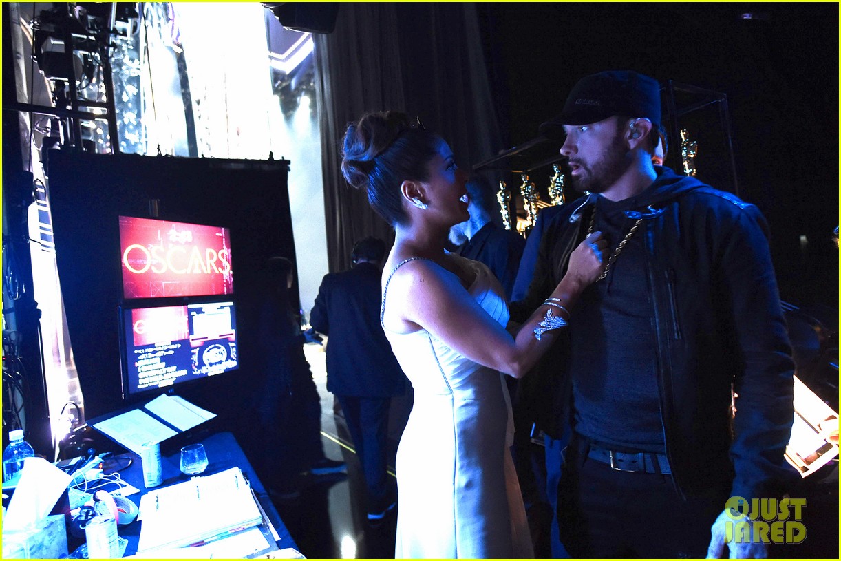 Salma Hayek Reveals She Spilled Water All Over Eminem at Oscars 2020!