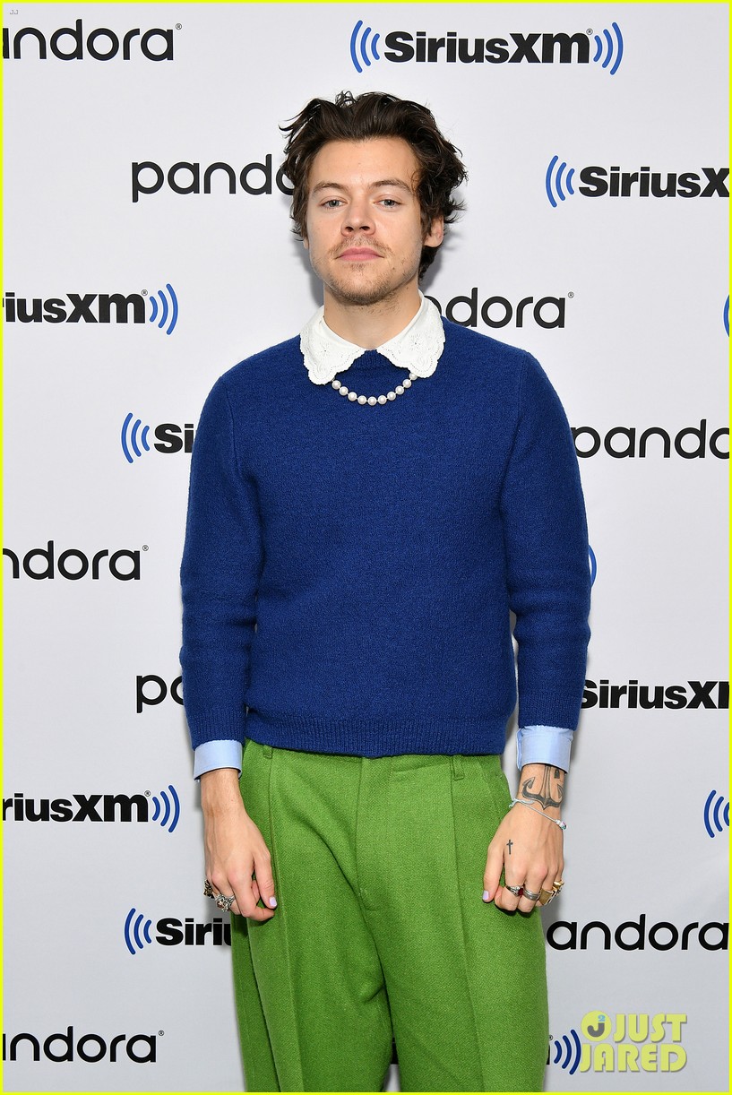 Harry Styles Dishes About His Dating Life & Reveals If He's On Any Dating Apps