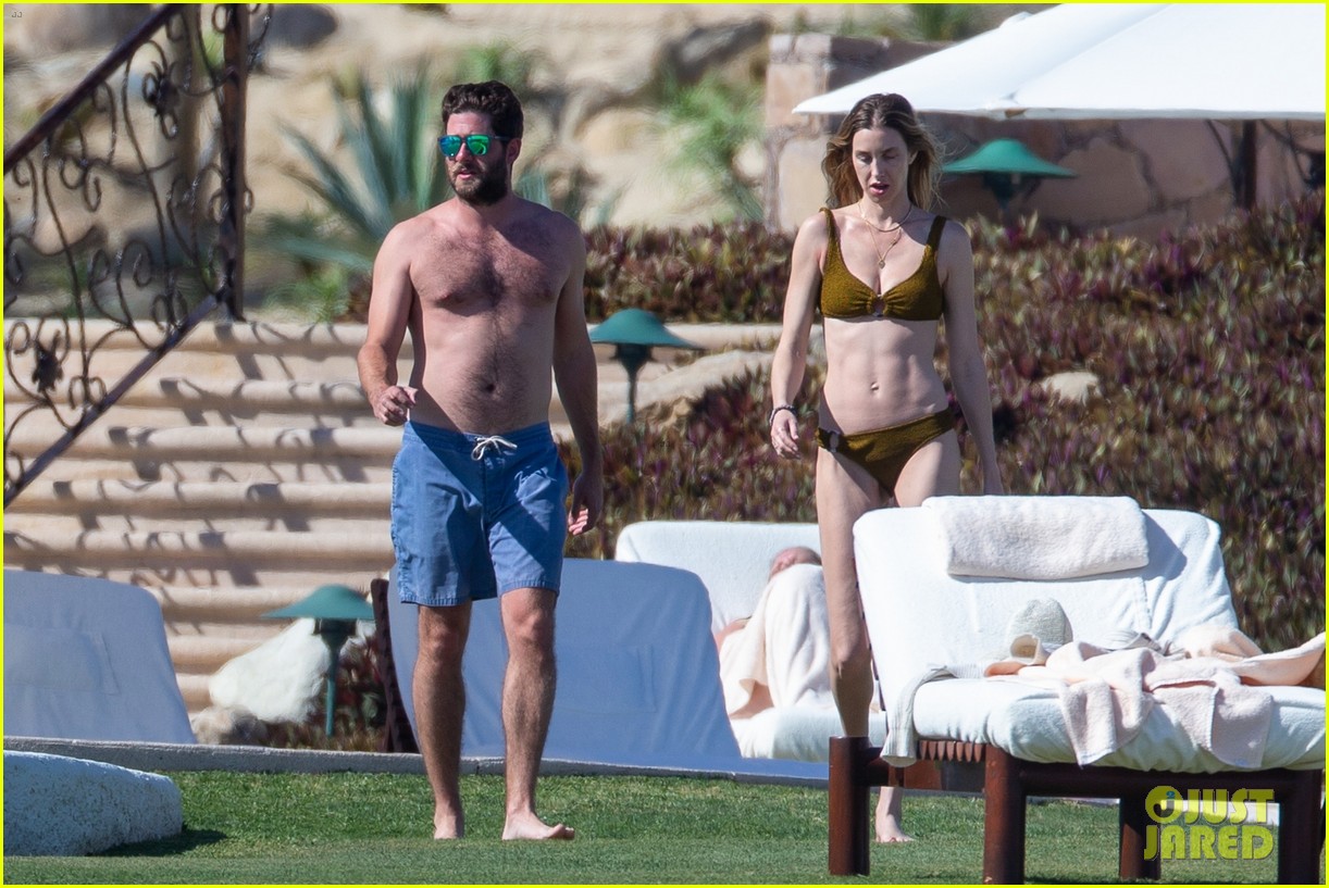 Celebrity Whitney Port Body - Beachside